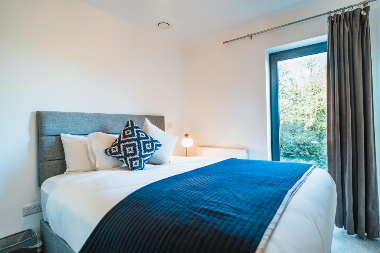 ⭑ Modern Town Centre Apartment ⭑ Борнмът Екстериор снимка